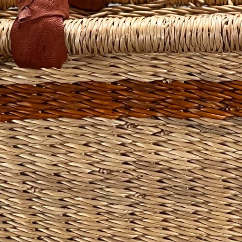 XL V-shape Oval Basket closeup detail